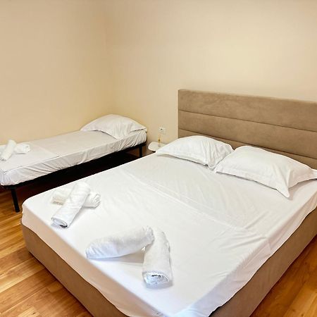 טיראנה Skanderbeg Square Apartment 02 מראה חיצוני תמונה