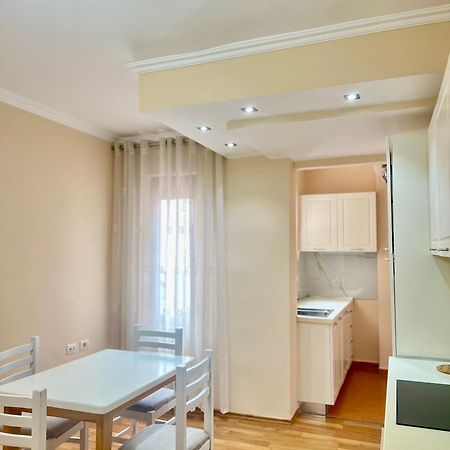 טיראנה Skanderbeg Square Apartment 02 מראה חיצוני תמונה
